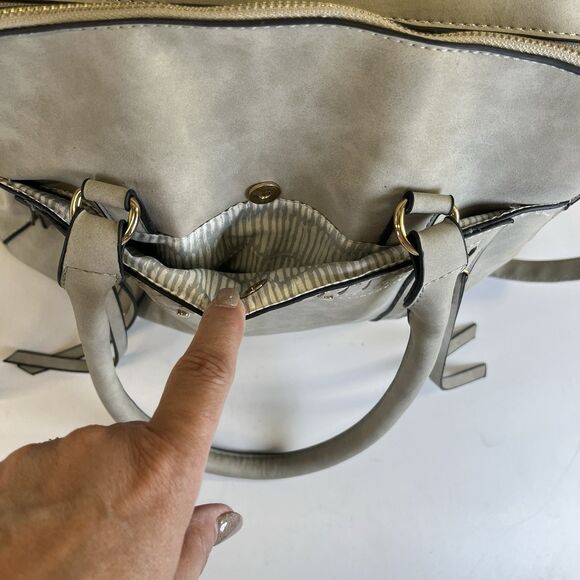 Gray Faux Leather Triple Compartment Fringe Purse. Removable Shoulder Strap - Picture 8 of 12